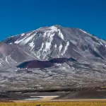 Il vulcano più alto del mondo non è dove pensi. Scoprilo qual è e dove si trova